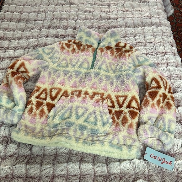 Cat & Jack fluffy pull over size small ( 6-6x) - Picture 3 of 3